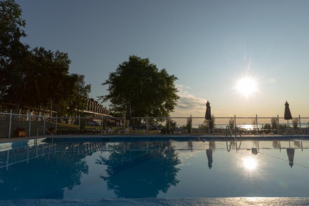 Hotel Cap-Aux-Pierres Л'Иль-о-Кудр Экстерьер фото